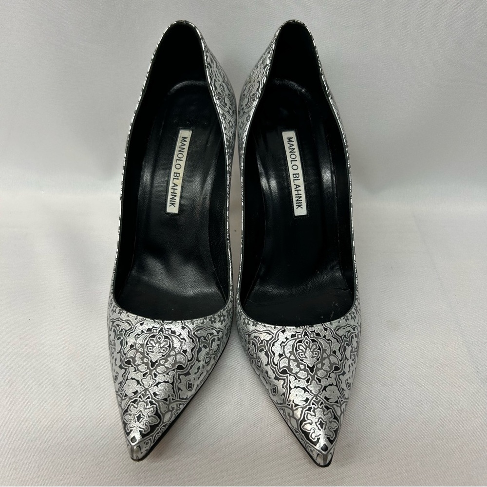 Manolo Blahnik Silver Metallic Patterned Pointed-… - image 4